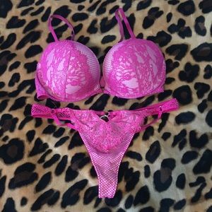 NWOT Glittery/shimmery pink lace set